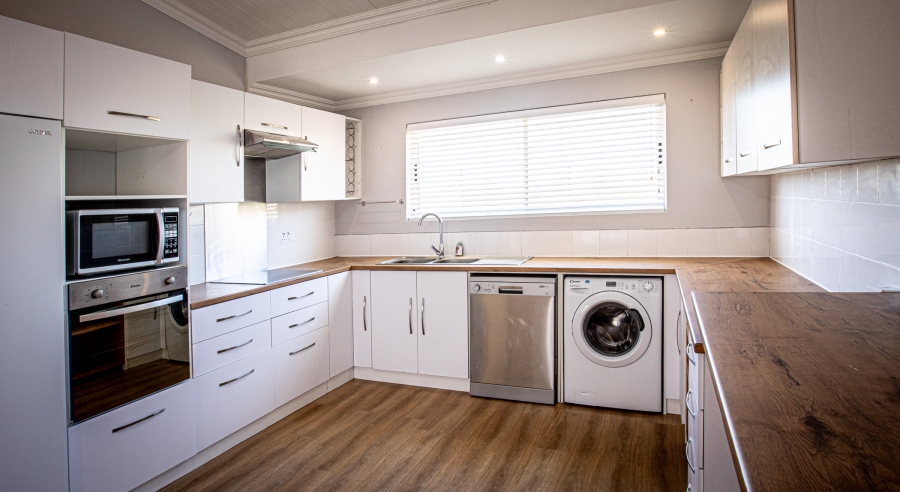 To Let 2 Bedroom Property for Rent in Fish Hoek Western Cape